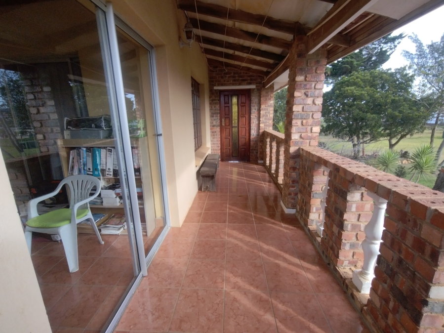 6 Bedroom Property for Sale in Kruisfontein Eastern Cape
